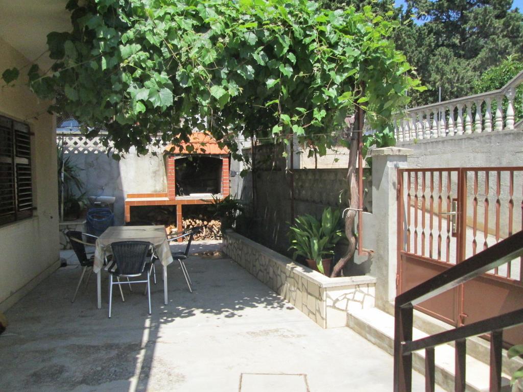 Apartmani Jordana Komiža Rom bilde