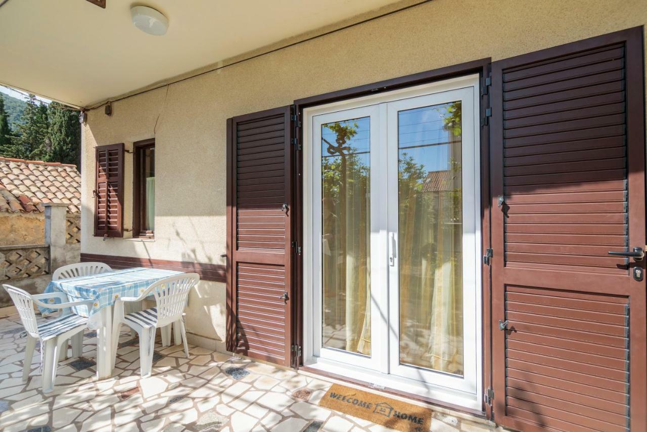 Apartmani Jordana Komiža Eksteriør bilde
