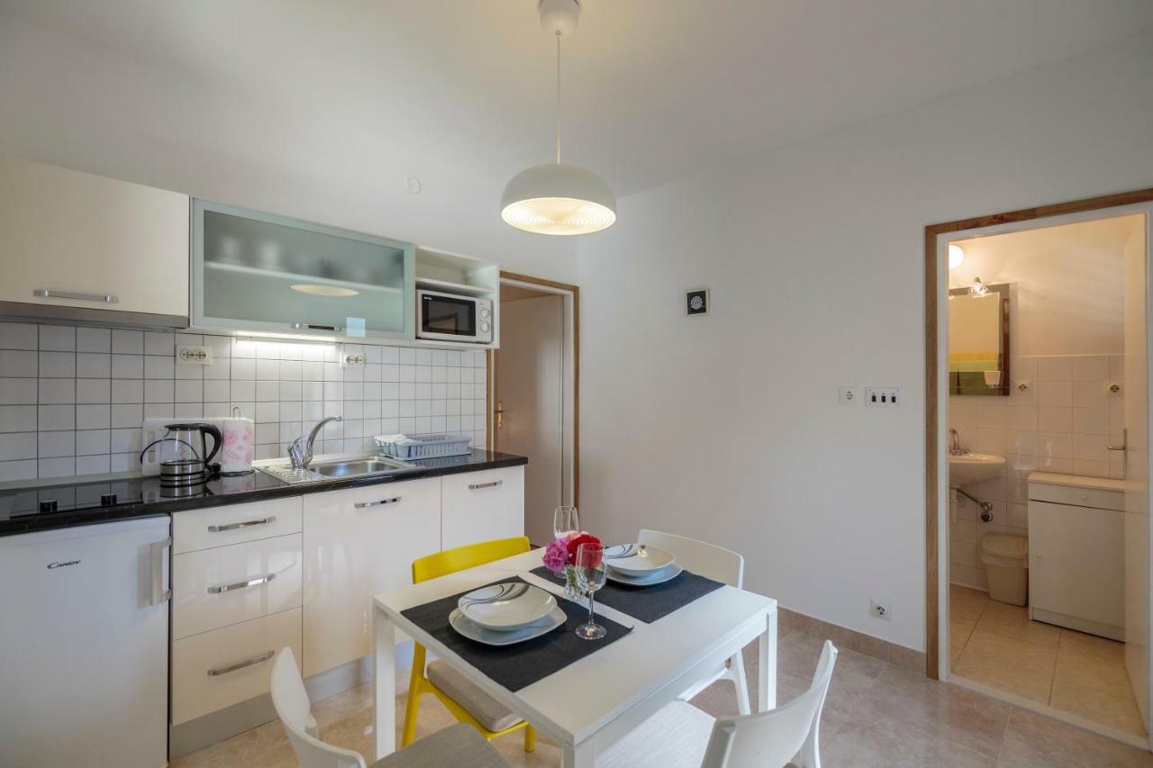 Apartmani Jordana Komiža Eksteriør bilde